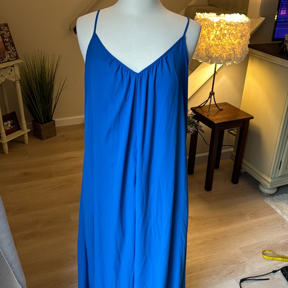 Ny collection dress. Medium, but runs very big.